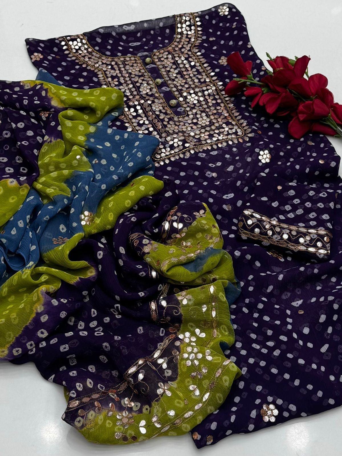 2 پی سی ای ہاتھ سے تیار پیسٹنگ پریس کو کام کرنا ہوگا۔