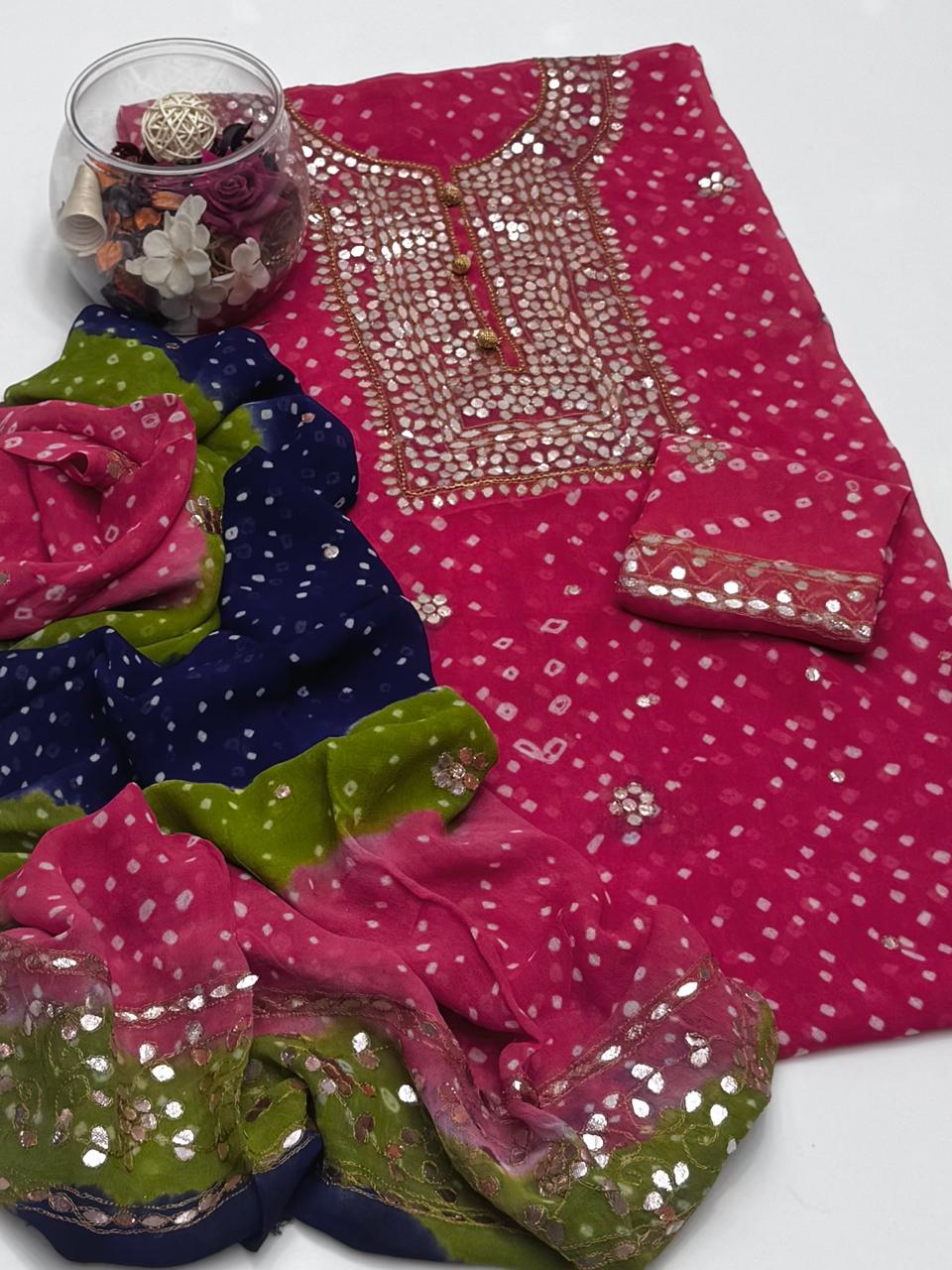 2 پی سی ای ہاتھ سے تیار پیسٹنگ پریس کو کام کرنا ہوگا۔