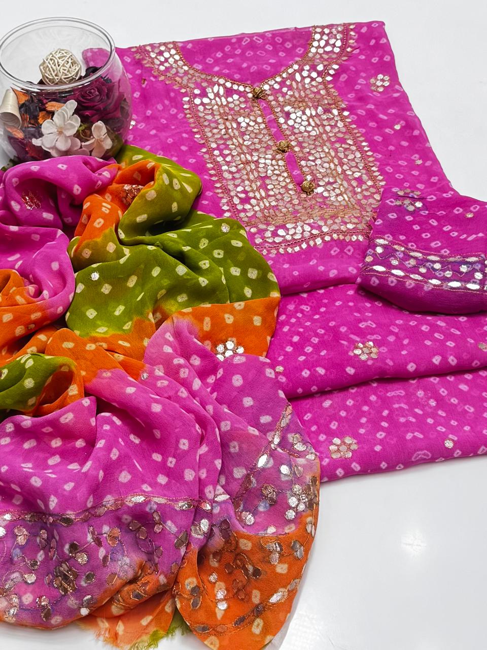 2 پی سی ای ہاتھ سے تیار پیسٹنگ پریس کو کام کرنا ہوگا۔