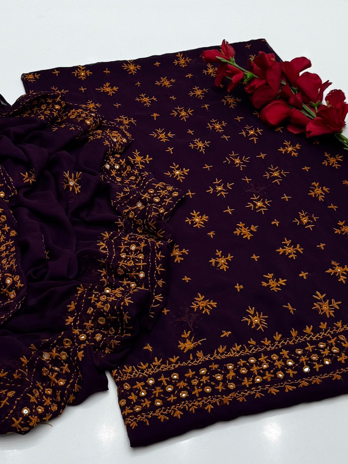 2 ٹکڑا چاول ٹنکا کام چار رخا دوپٹہ کے ساتھ۔