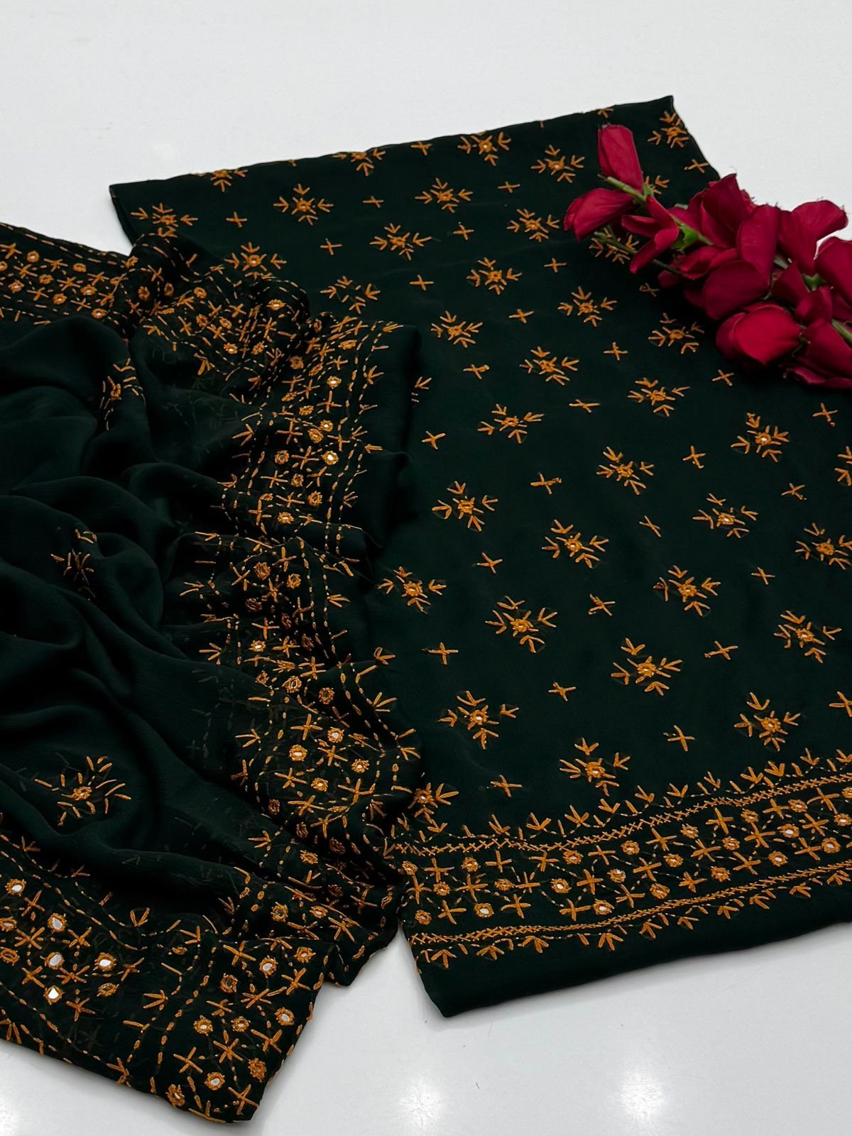 2 ٹکڑا چاول ٹنکا کام چار رخا دوپٹہ کے ساتھ۔