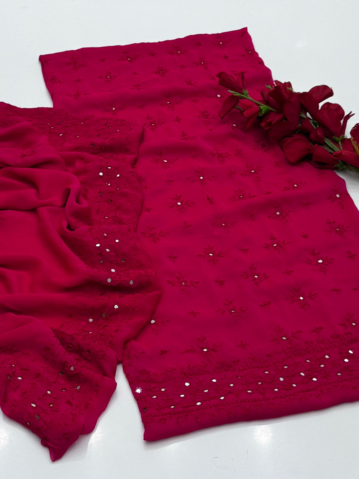 2 ٹکڑا چاول ٹنکا کام چار رخا دوپٹہ کے ساتھ۔