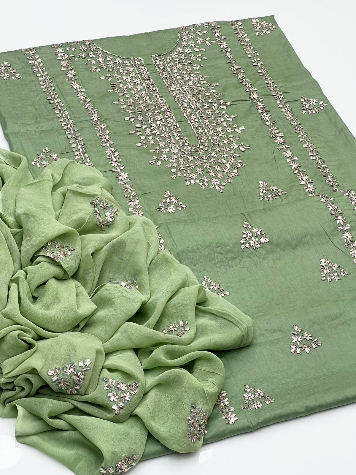 (D-781) 3 piece Lawn LCD gotta work