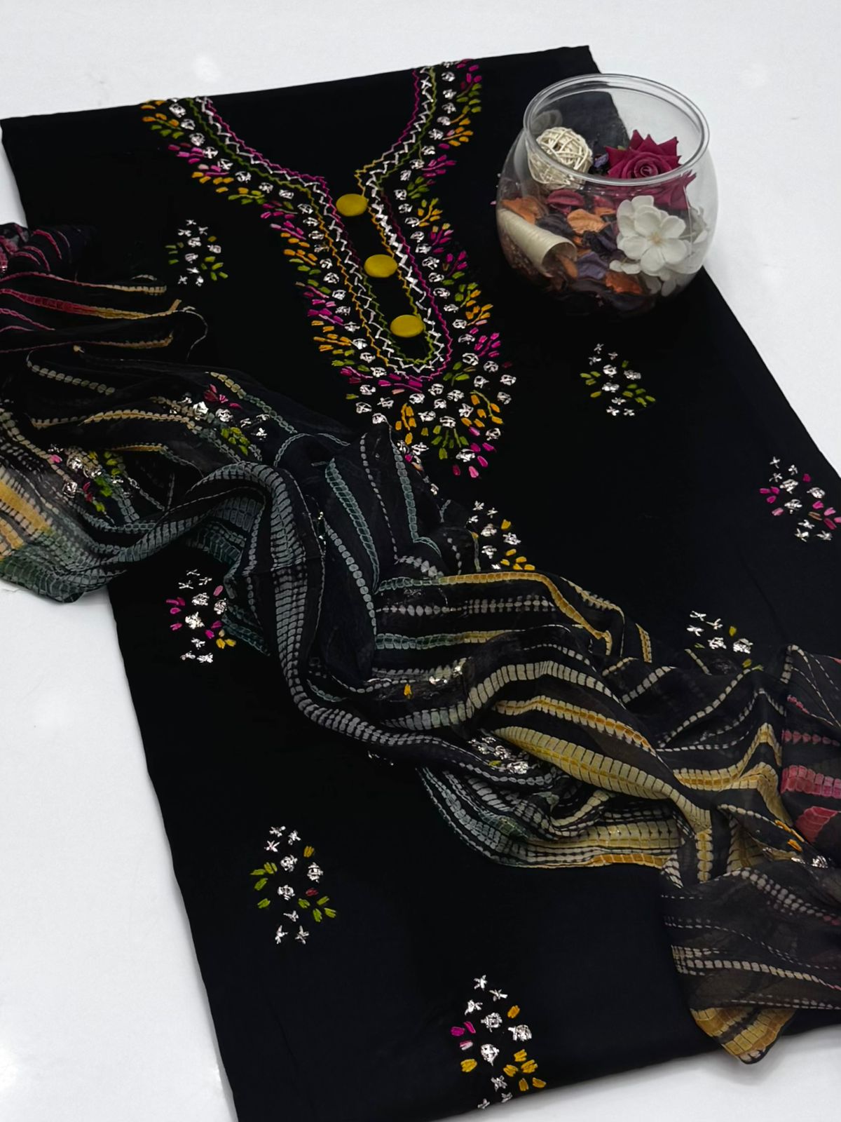 3 پی سی لان ہاتھ سے تیار پکا گوٹا