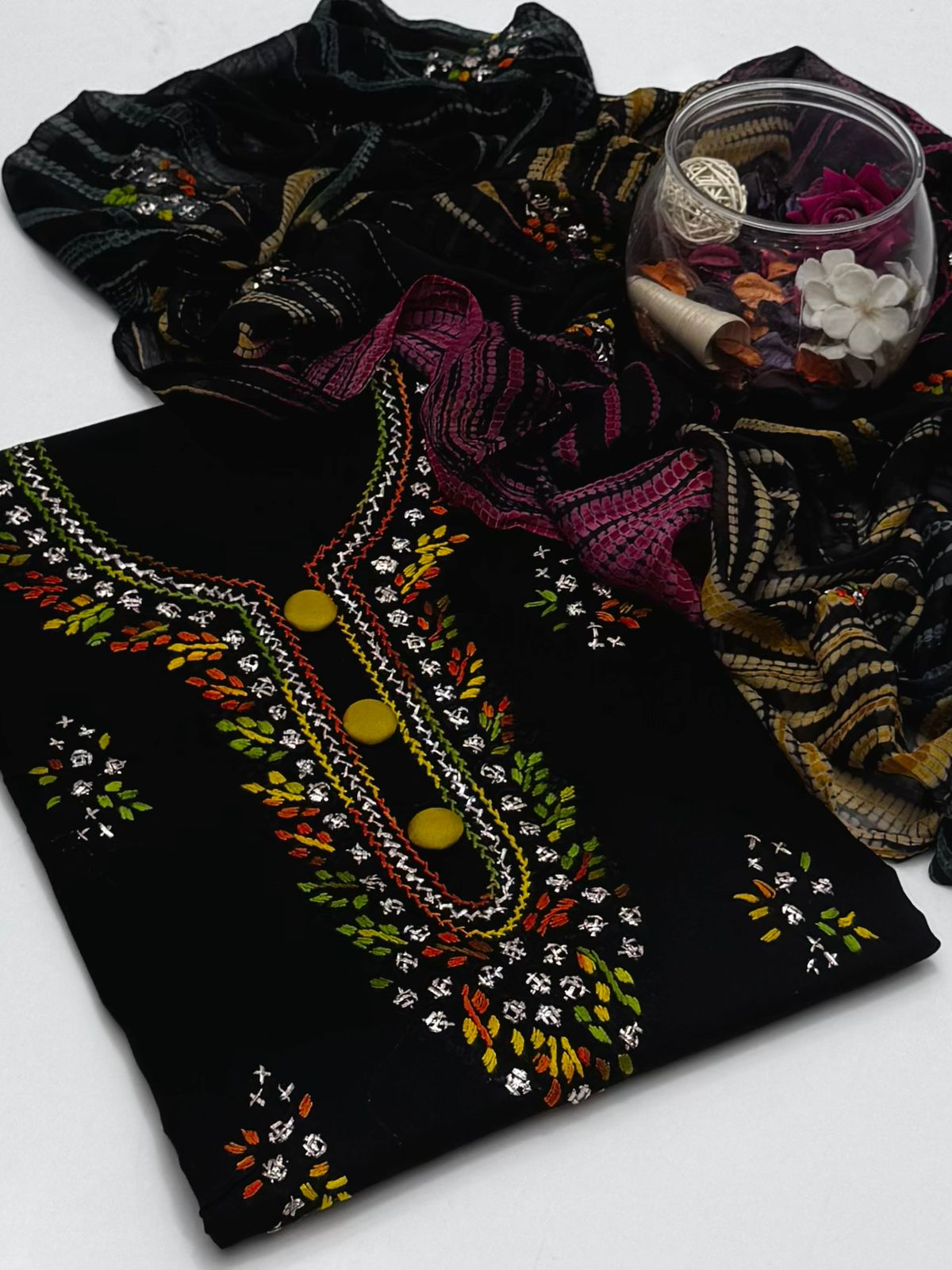 3 پی سی لان ہاتھ سے تیار پکا گوٹا