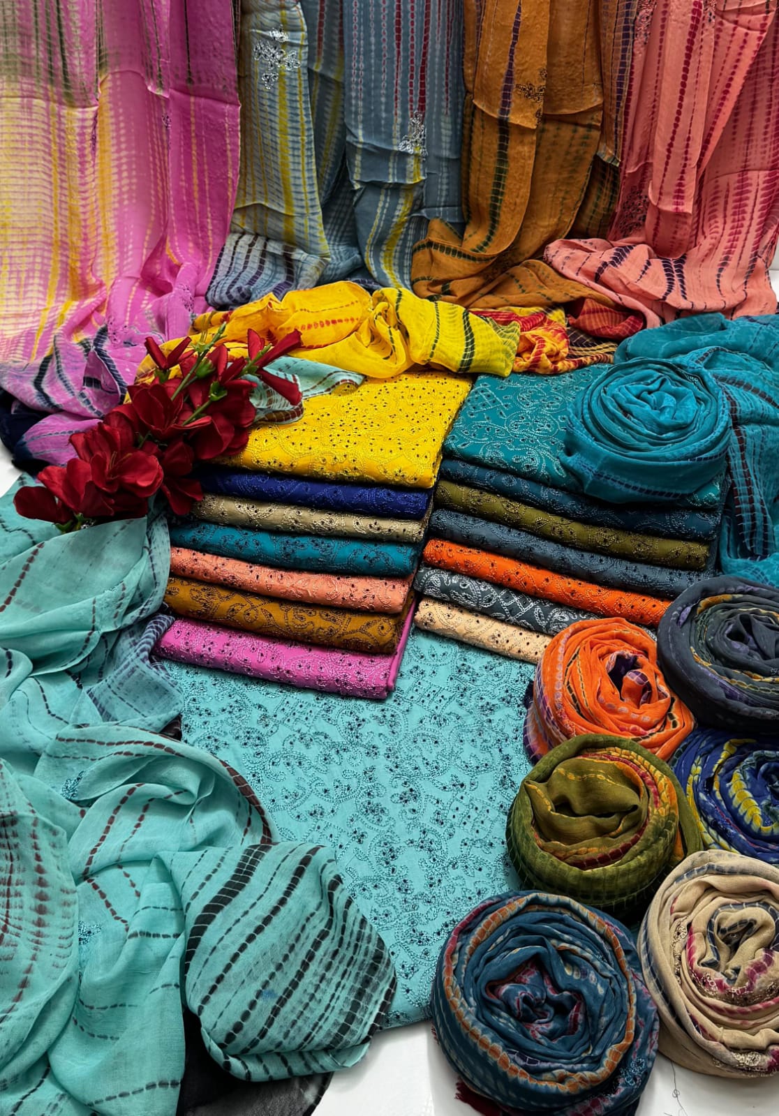 3 ٹکڑا لان ہاتھ سے تیار روایتی مجموعہ