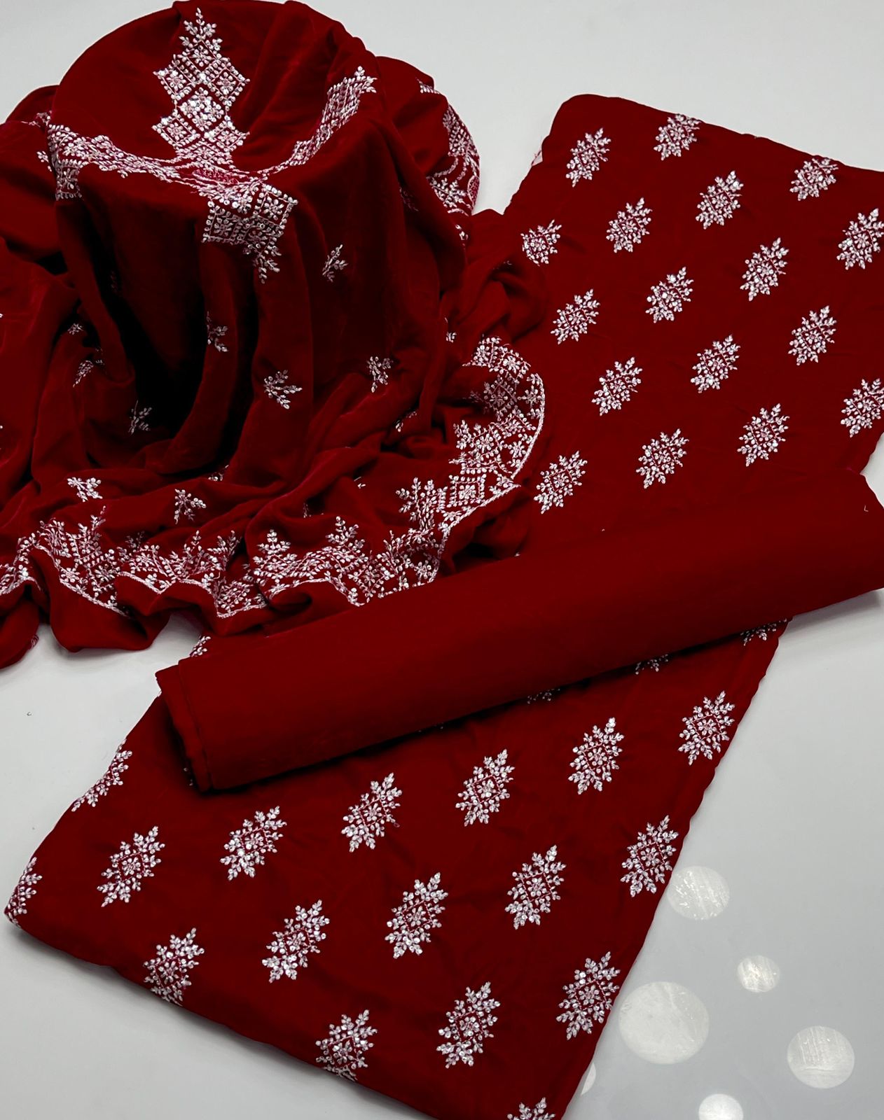 9000 مائیکرو کورین مخمل پر 3 ٹکڑا تسلسل کڑھائی