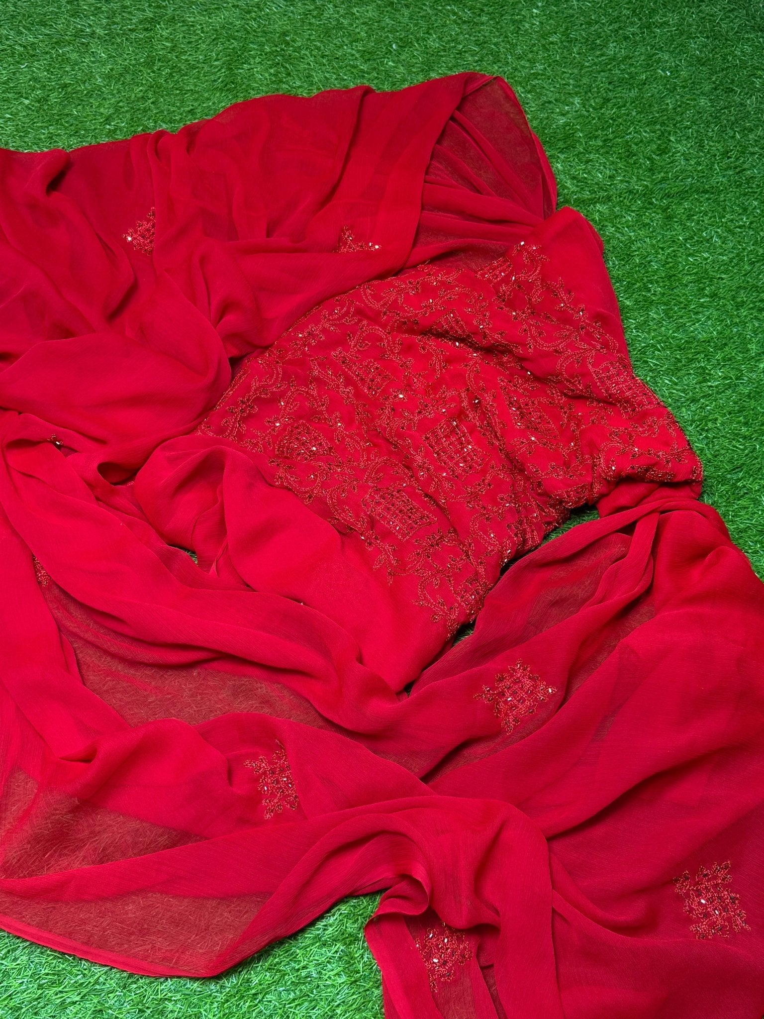 کٹ دانا کے ساتھ شفان 2 پیس ہاتھ سے بنی ارری