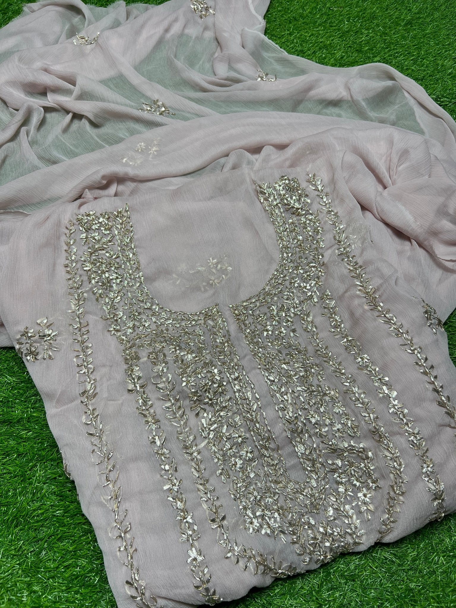 شفان گوٹا 2 پیس نیا شاہی ڈیزائن