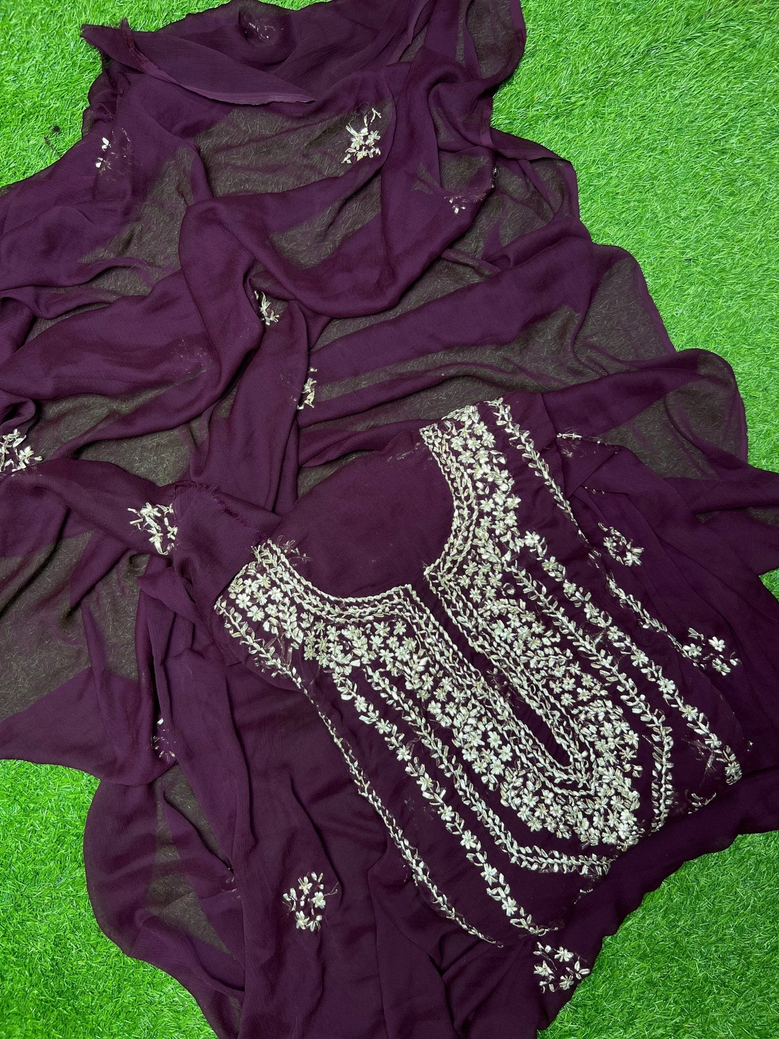 شفان گوٹا 2 پیس نیا شاہی ڈیزائن