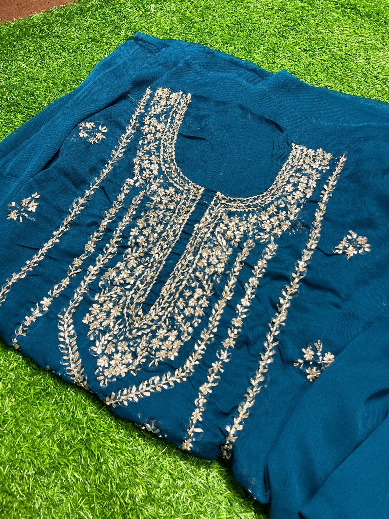 شفان گوٹا 2 پیس نیا شاہی ڈیزائن