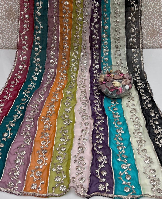 ہاتھ سے تیار کردہ LCD کو شفان فیبرک پر ملٹی شیڈڈ دوپٹہ کا کام کرنا ہوگا۔