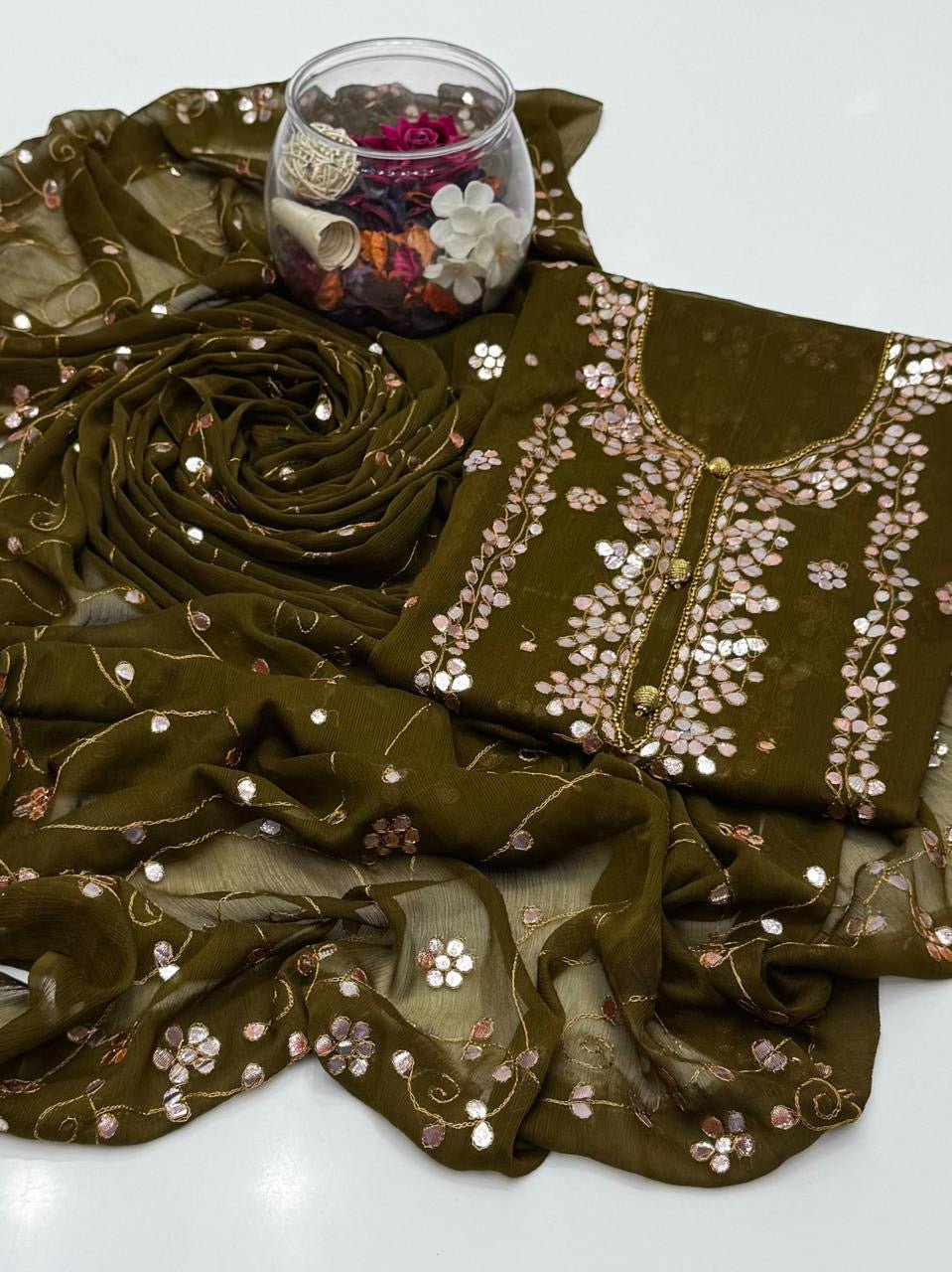 ہاتھ سے تیار کردہ پیسٹنگ 2 پی سی پریس گوٹا