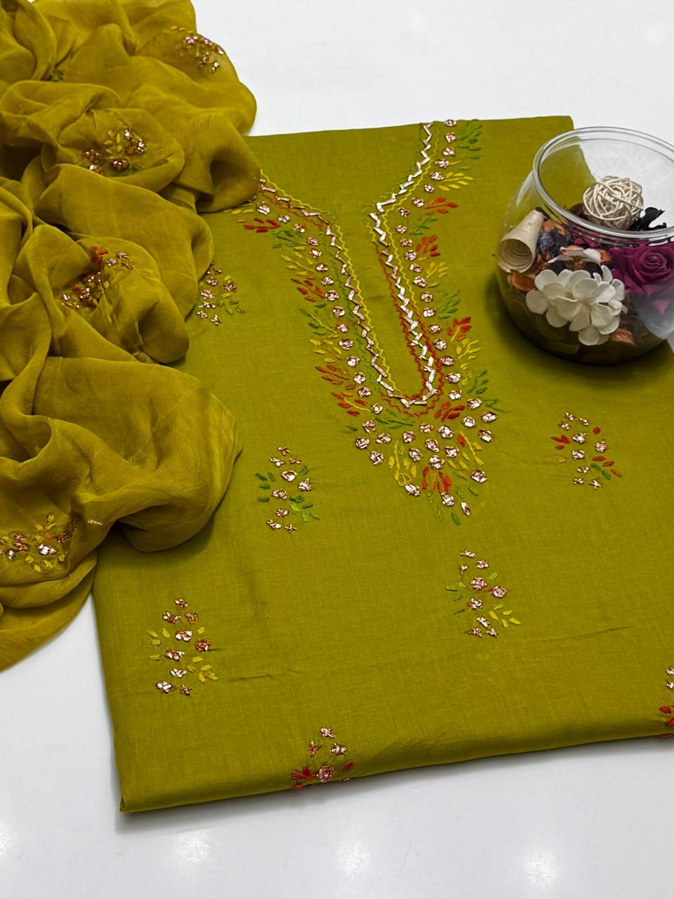 خالص لان پر ملٹی پکا گوٹا شرٹ