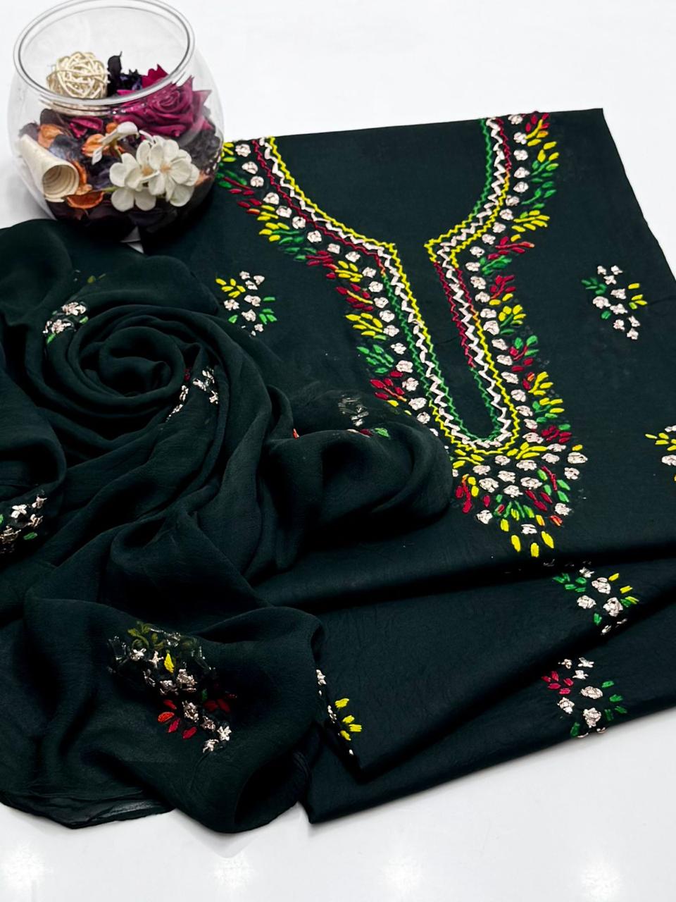 خالص لان پر ملٹی پکا گوٹا شرٹ