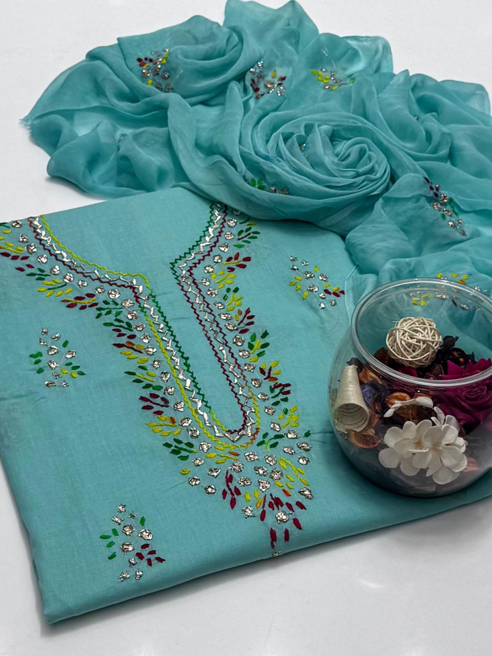 خالص لان پر ملٹی پکا گوٹا شرٹ