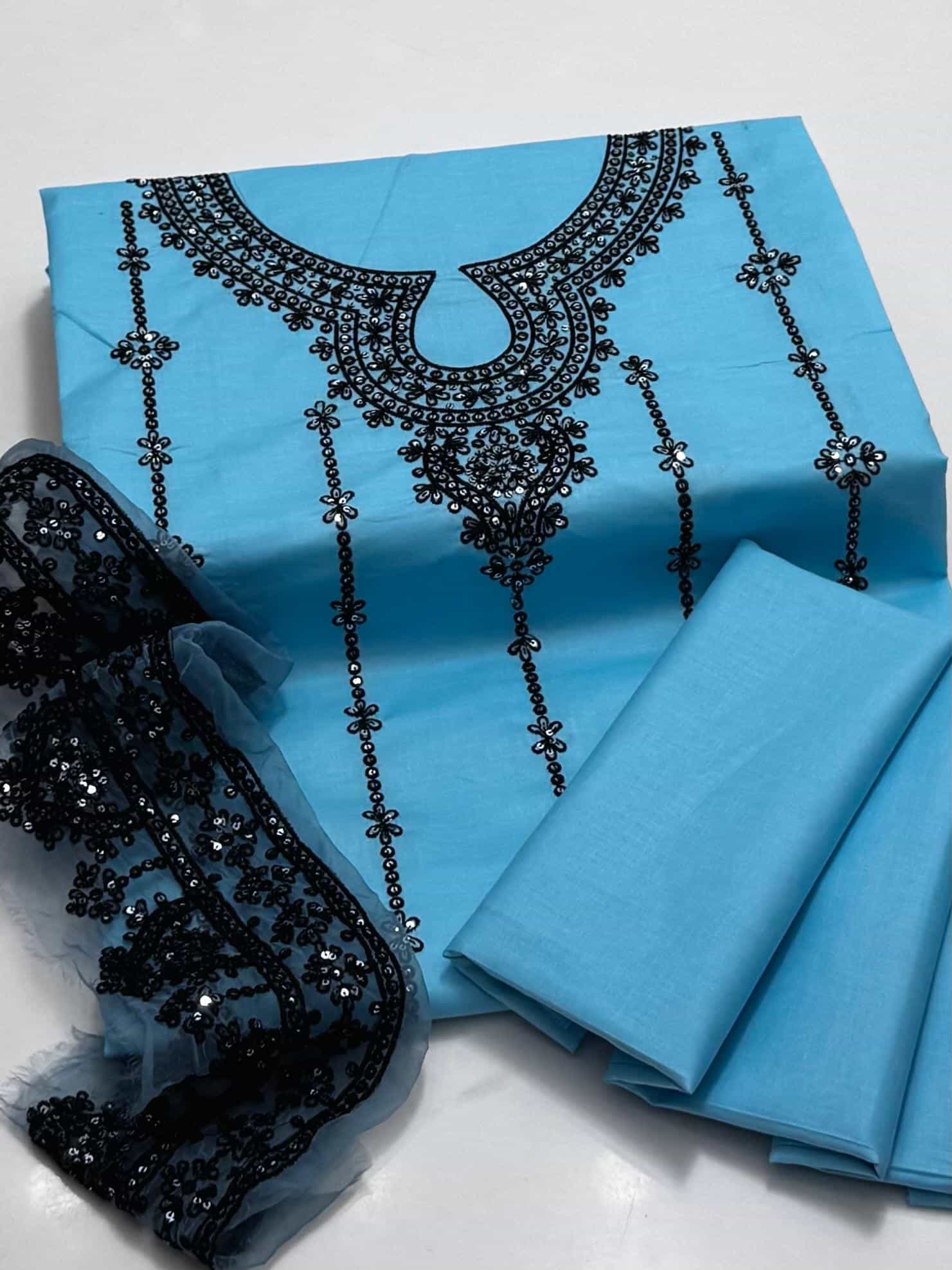 پیور لان 2 پیس ان سیکوینس ایمبرائیڈری کے ساتھ ایمبرائیڈڈ پیچ