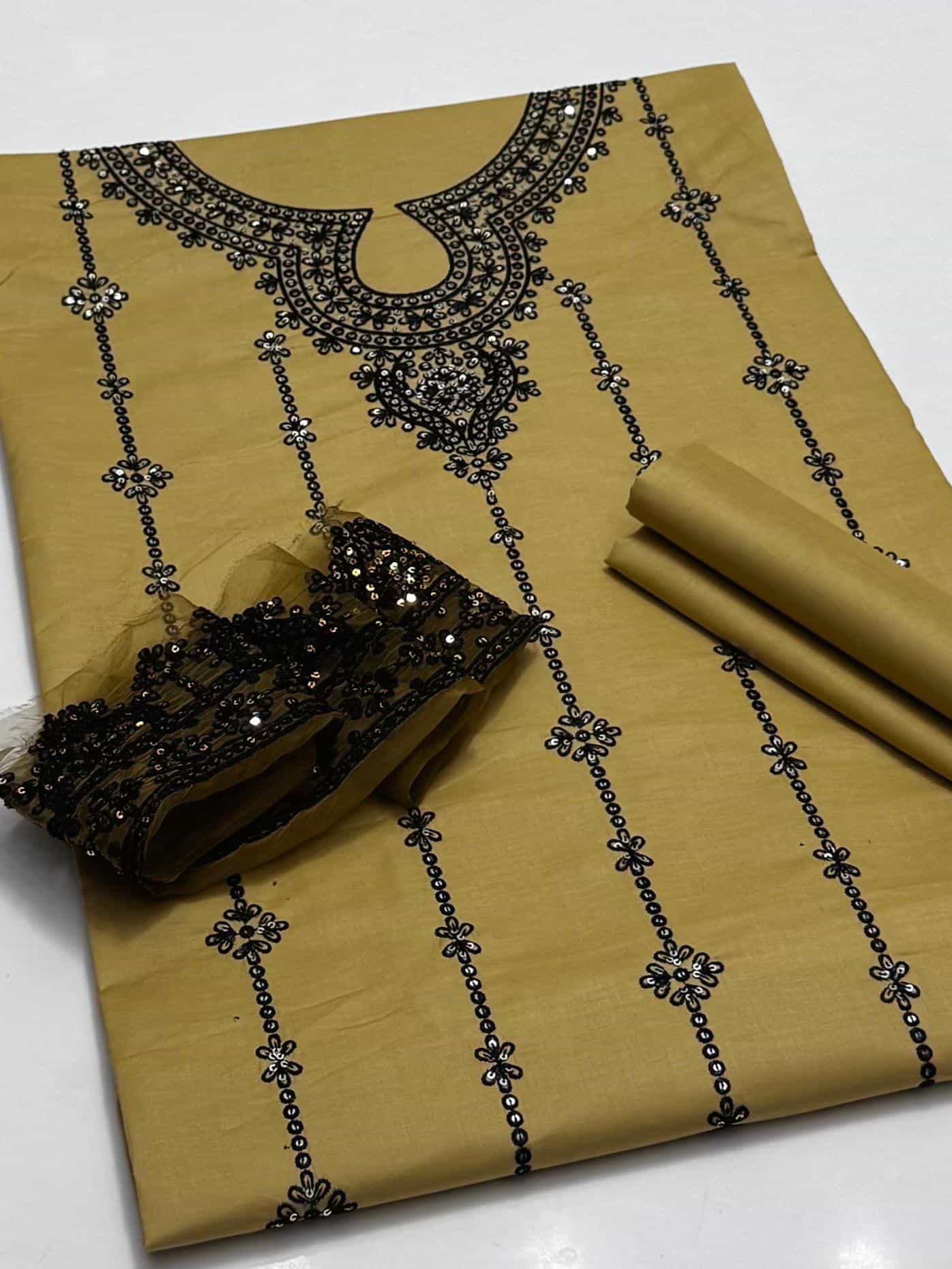 پیور لان 2 پیس ان سیکوینس ایمبرائیڈری کے ساتھ ایمبرائیڈڈ پیچ